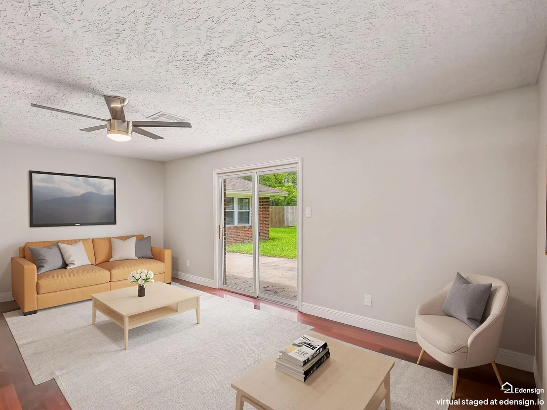 Photo of 2921 Oak Drive
