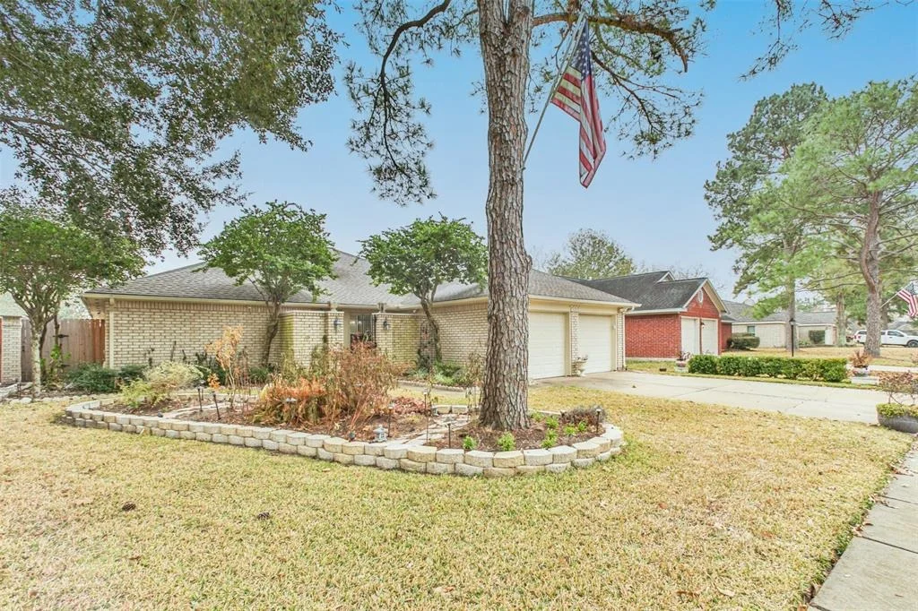 Photo of 7014 Pembrough Lane