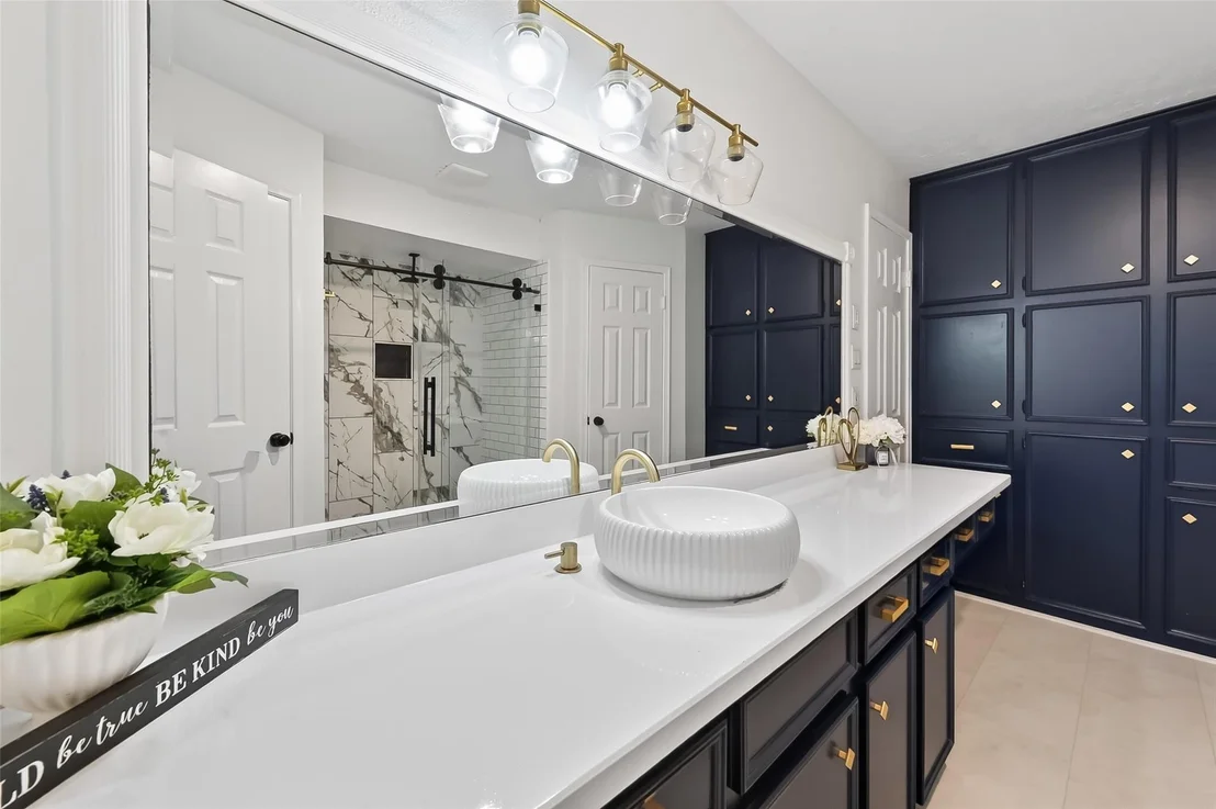 Photo of 13202 Lakecrest Drive