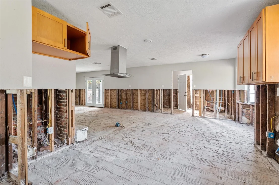 Photo of 906 Brook Forest Court
