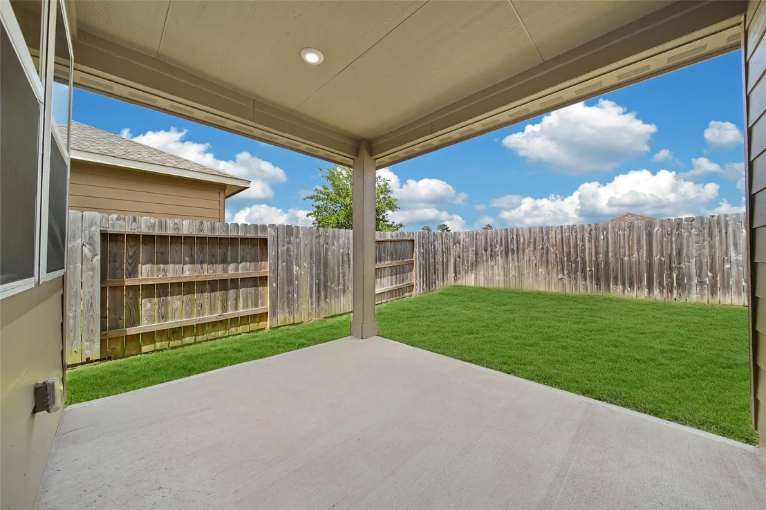 Photo of 7080 Silverleaf Oak Street
