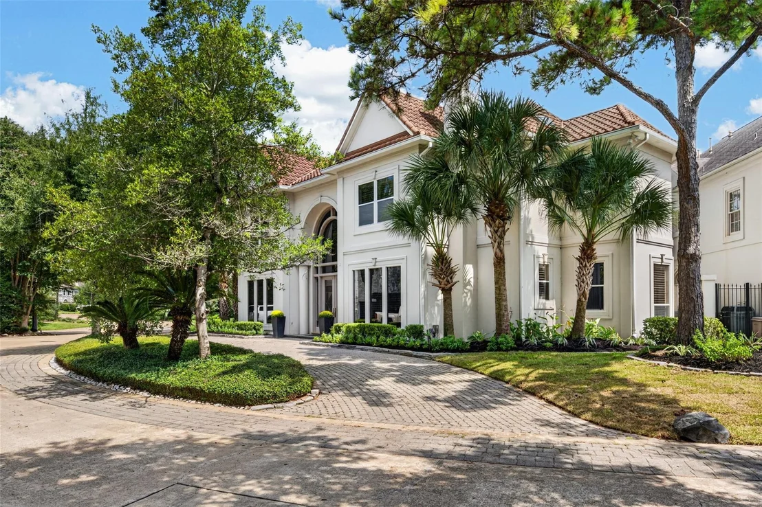 Photo of 2 W Terrace Drive
