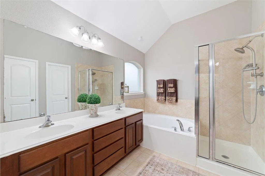 Photo of 28035 Emma Gardens Lane