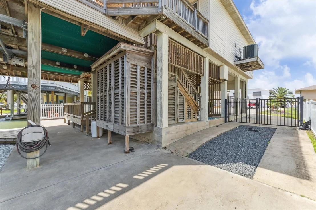 Photo of 1339 Outrigger