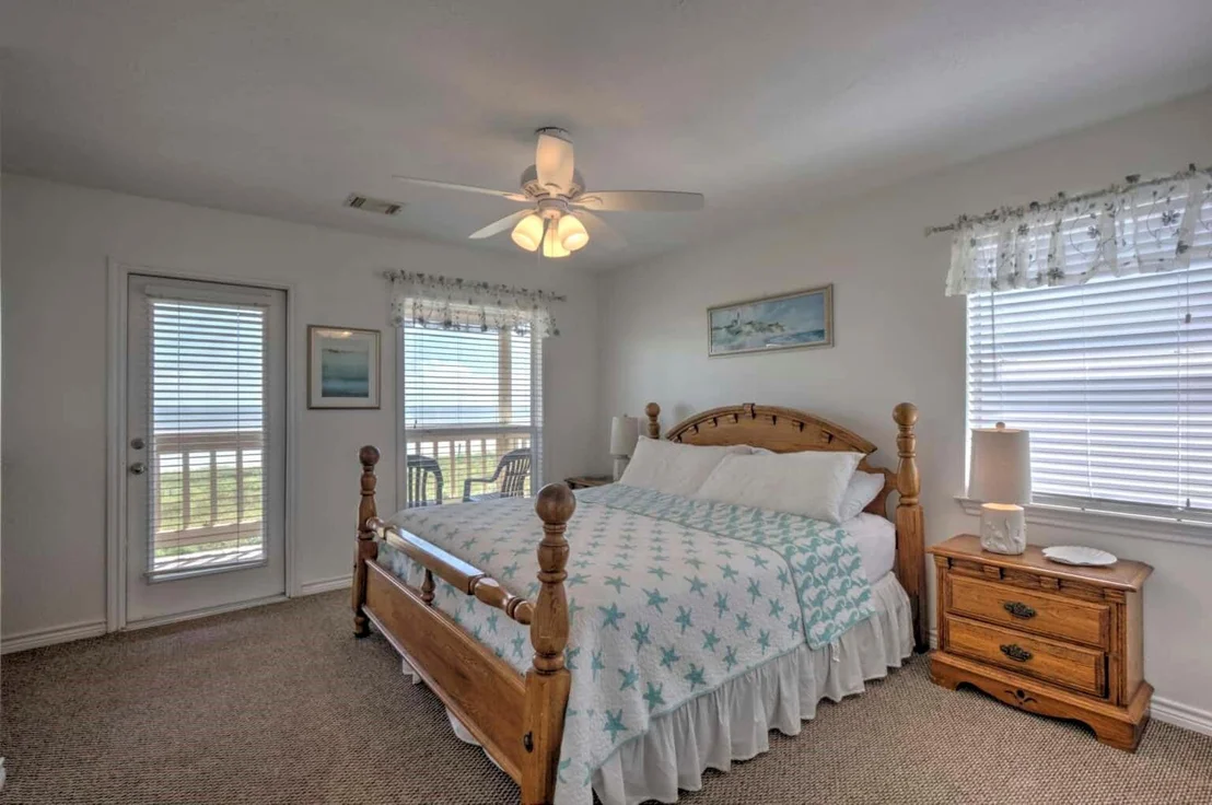 Photo of 2446 Bluewater Highway