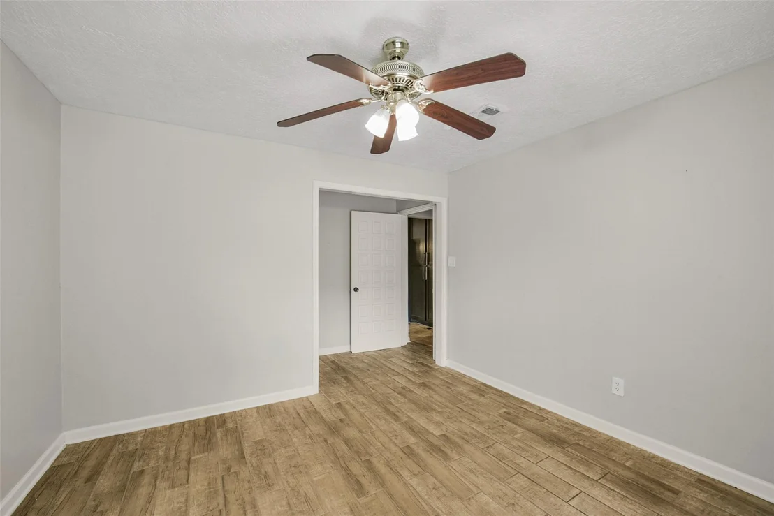 Photo of 5147 Beechnut Street