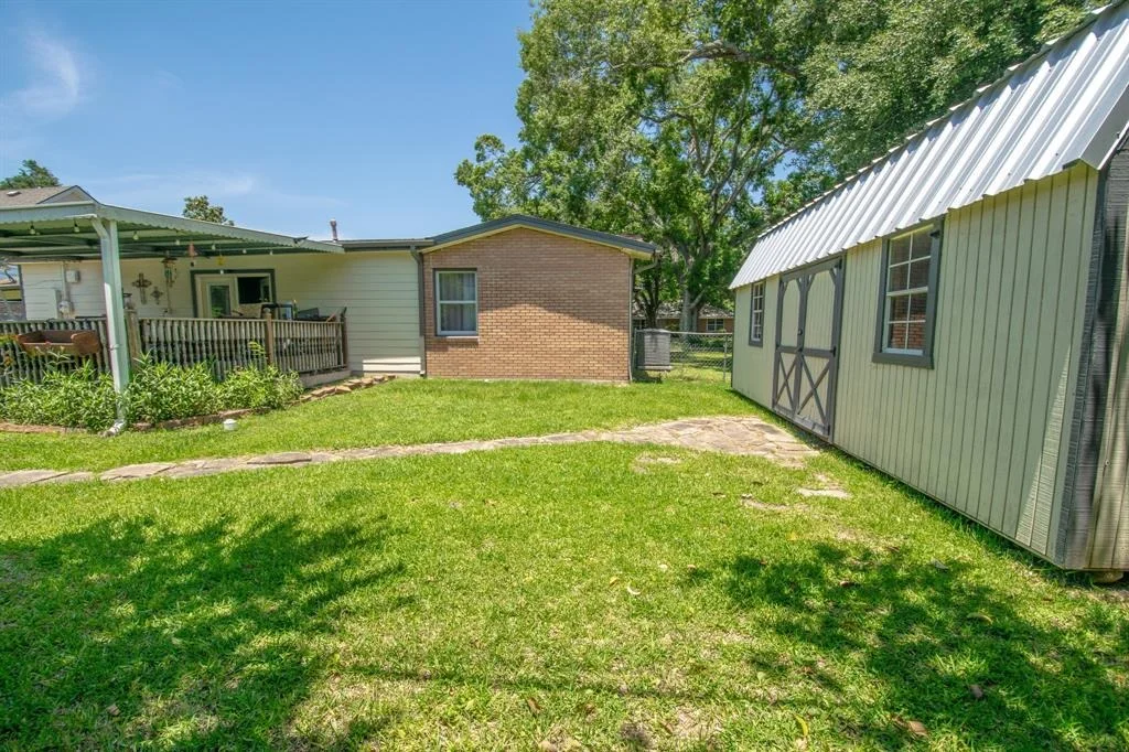 Photo of 725 Cedar Lawn Drive
