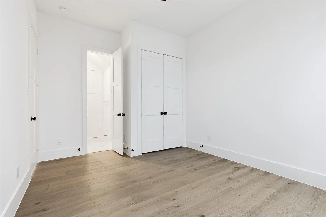 Photo of 635 Rolling Oaks