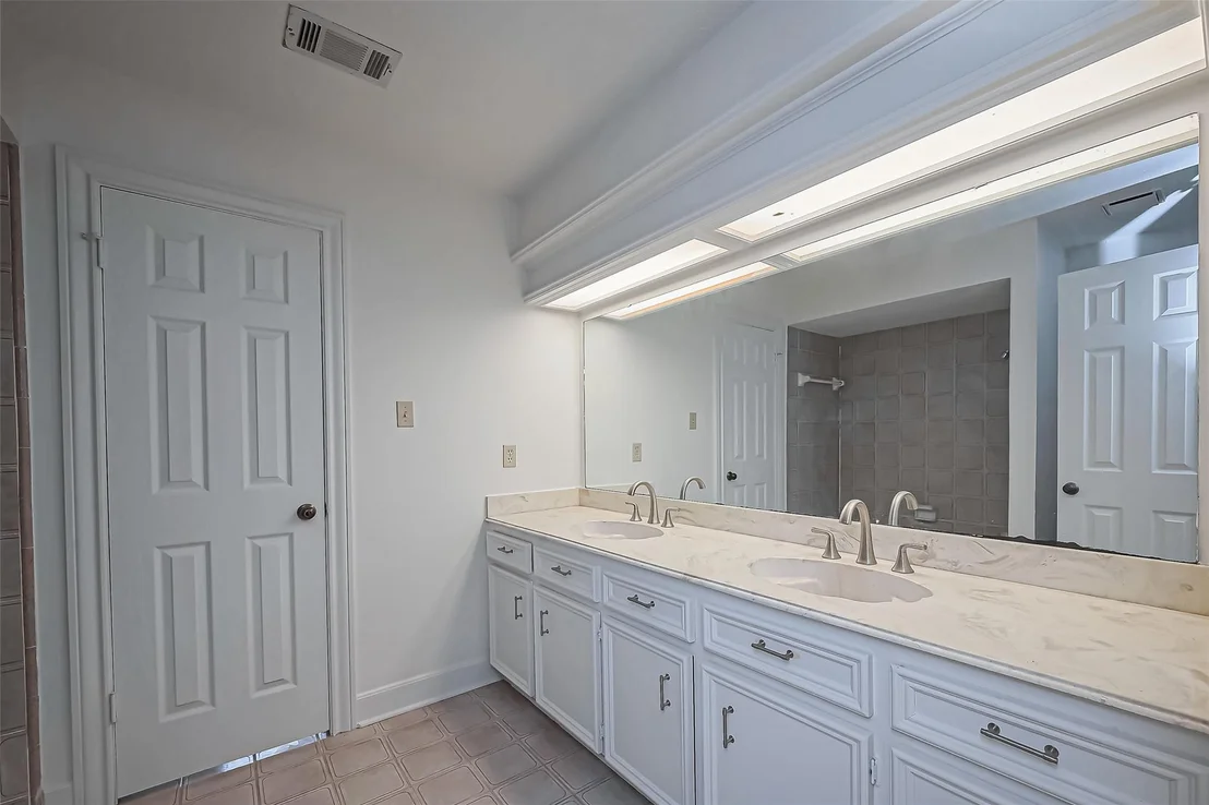 Photo of 18307 Champion Forest Drive