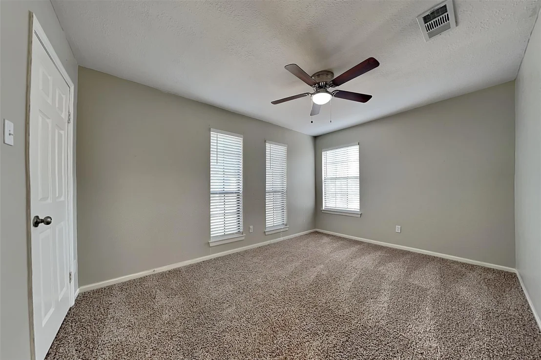 Photo of 134 E Pathfinders Circle