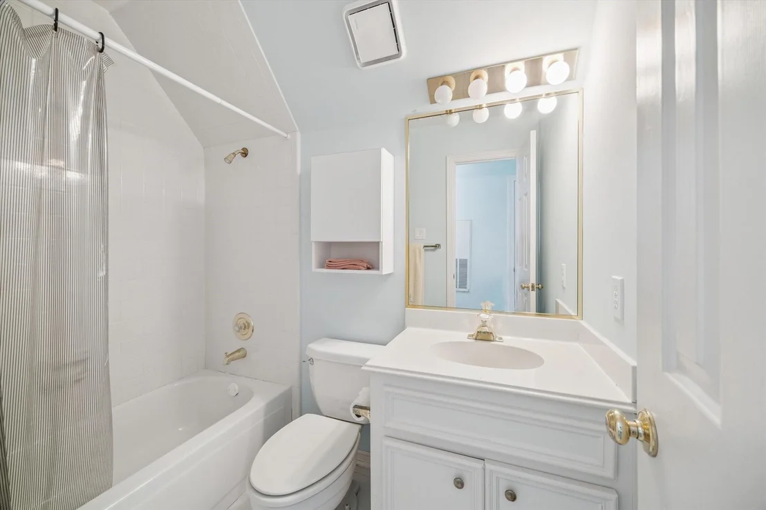 Photo of 5565 Tilbury Drive