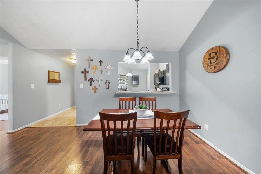 Photo of 5202 Rivertree Lane