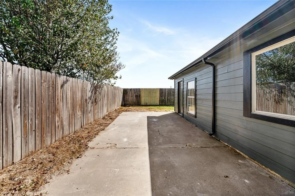 Photo of 6250 Foxhunter Road
