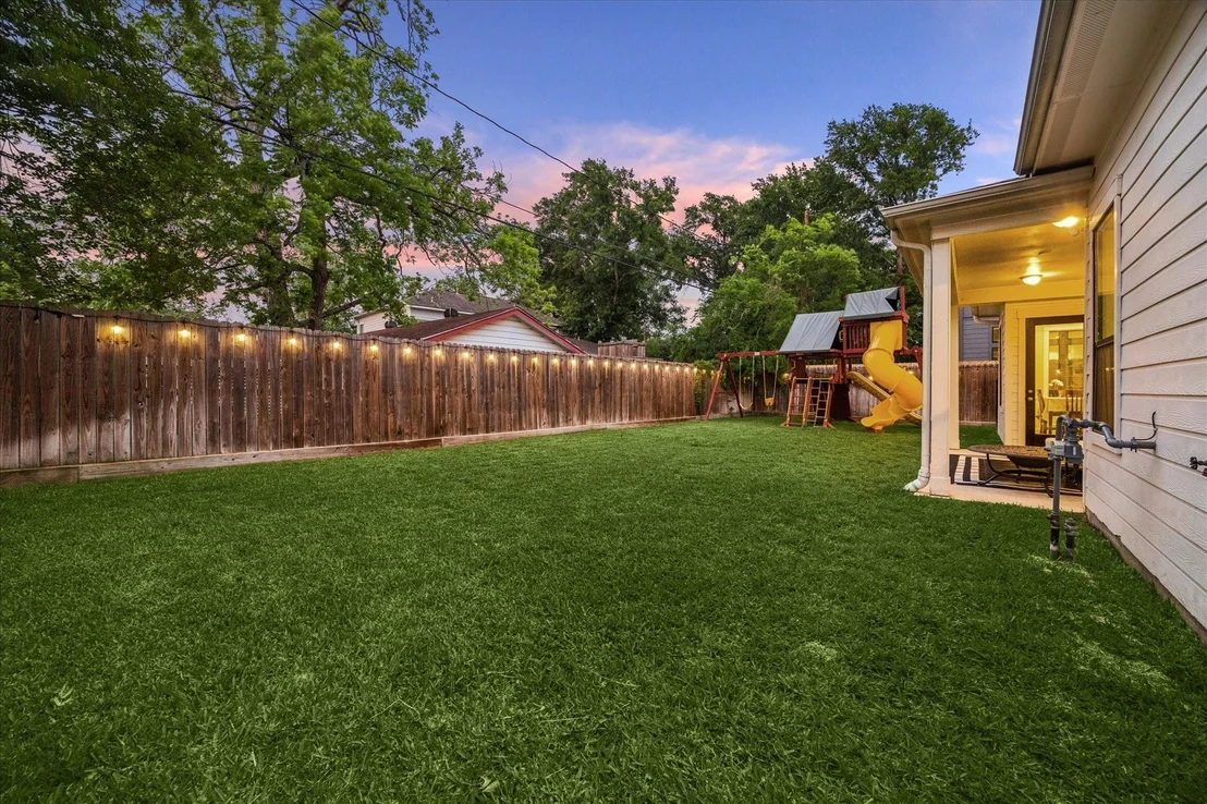 Photo of 1418 Chamboard Lane
