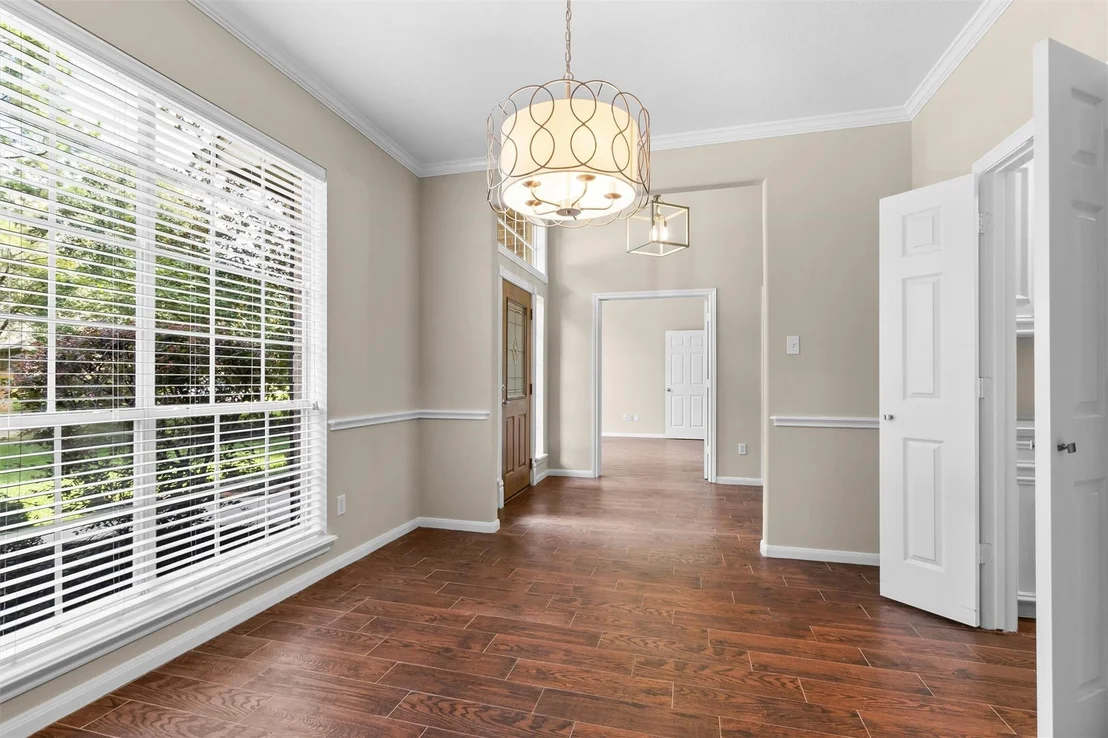 Photo of 712 Forest Lane Drive