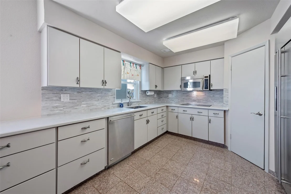 Photo of 1334 Outrigger
