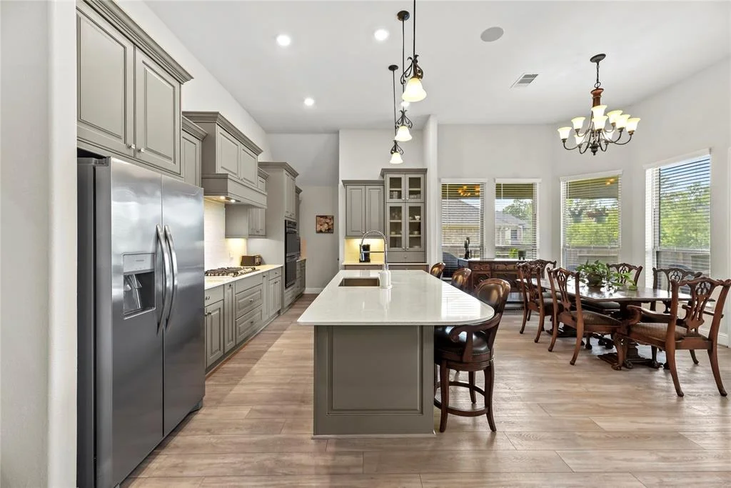 Photo of 907 Falcon Hollow Lane