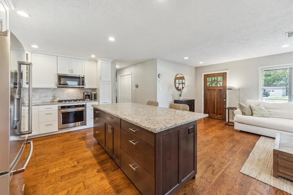 Photo of 1007 Waltway Drive