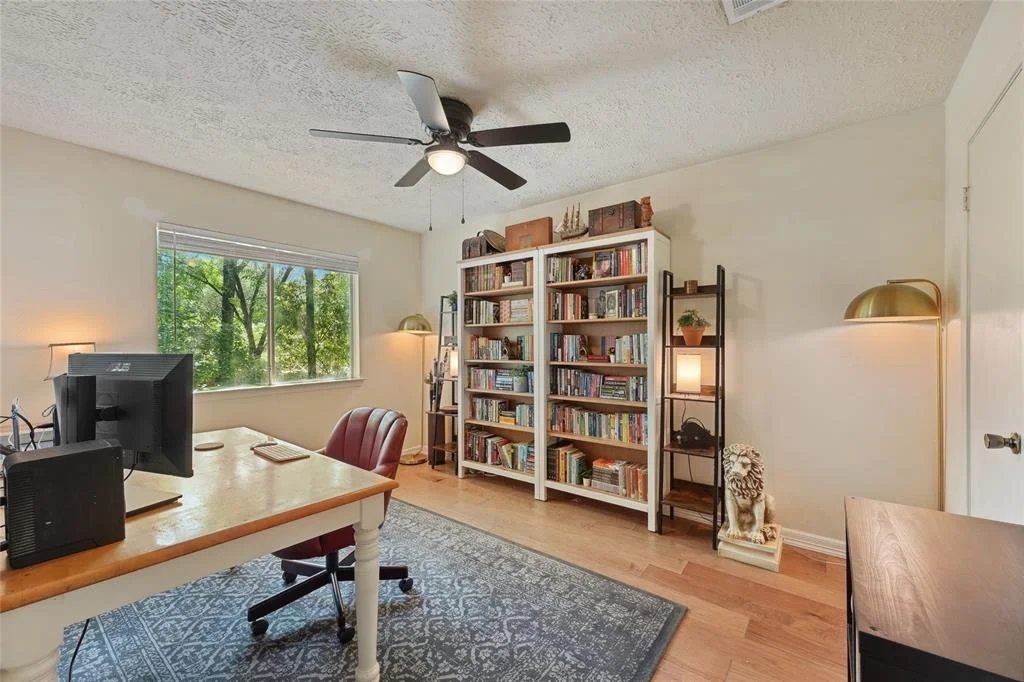 Photo of 21502 Castlemont Lane