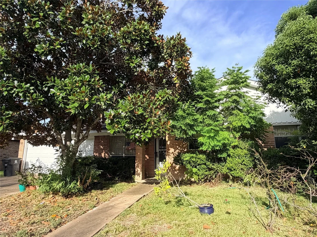 Photo of 8603 Braes River Drive