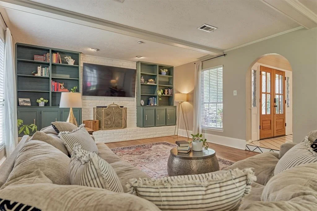 Photo of 23814 Creekview Drive