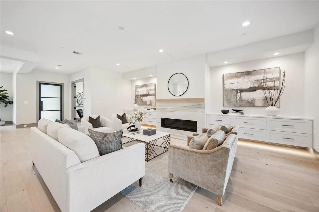 Photo of 526 Stoneleigh Drive