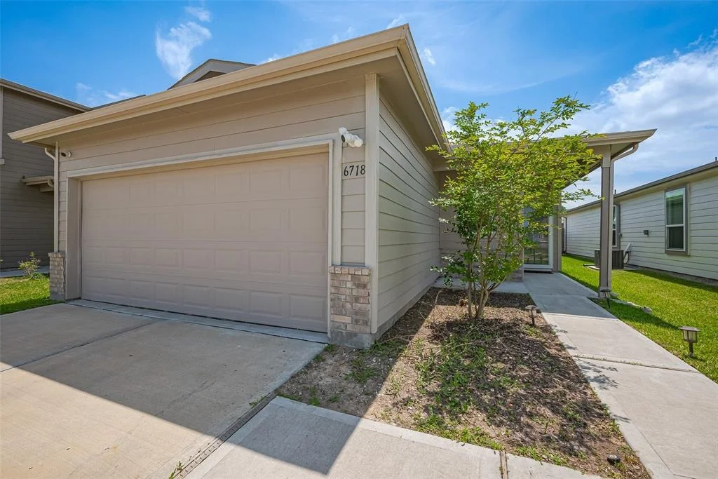 Photo of 6718 Forbes Run Drive