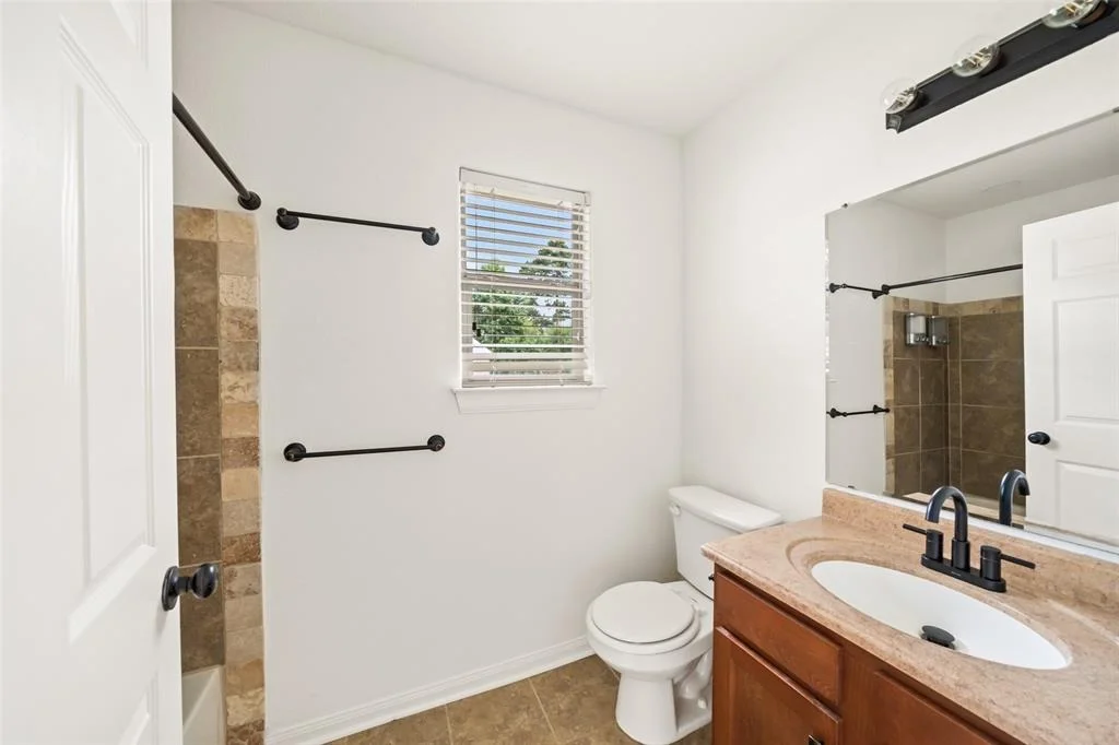 Photo of 10621 Royal Adrian
