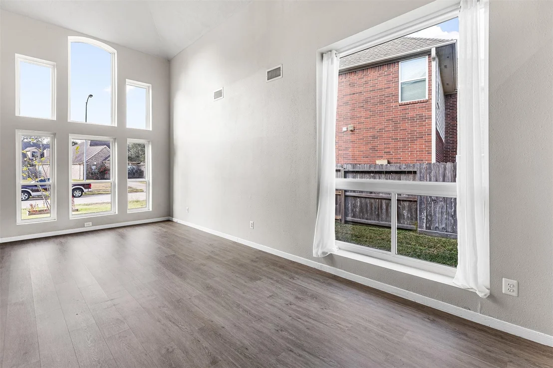Photo of 6703 Walnut Square