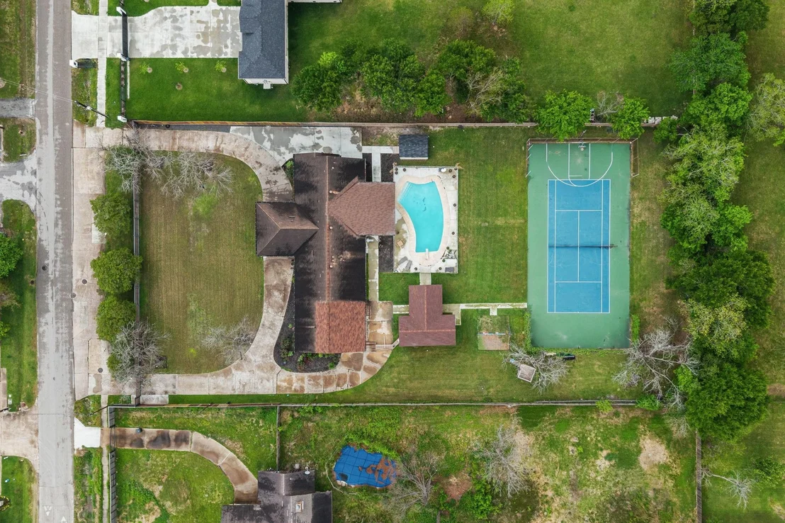 Photo of 8800 Brae Acres Road