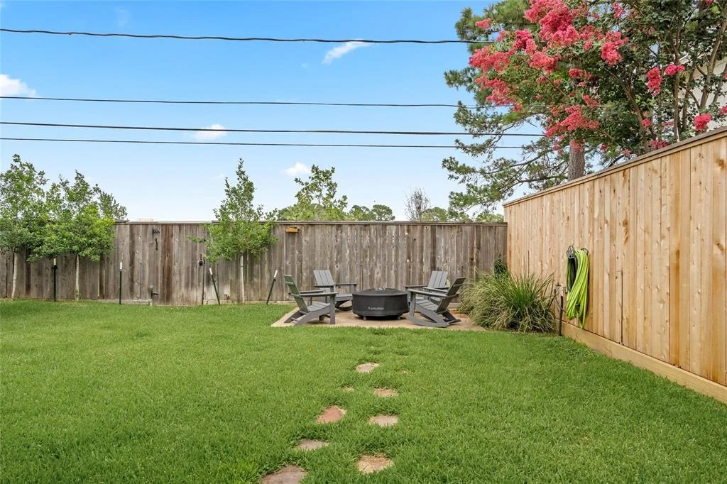 Photo of 854 W Forest Drive