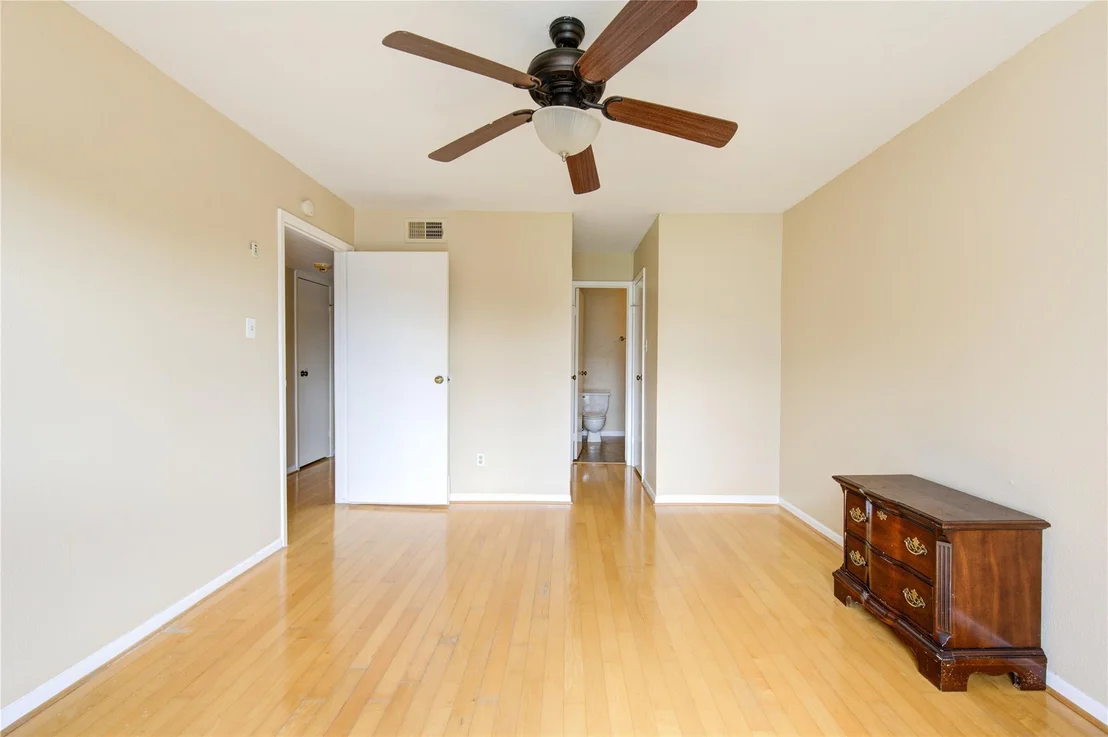 Photo of Unit 21 at 3055 Walnut Bend Lane