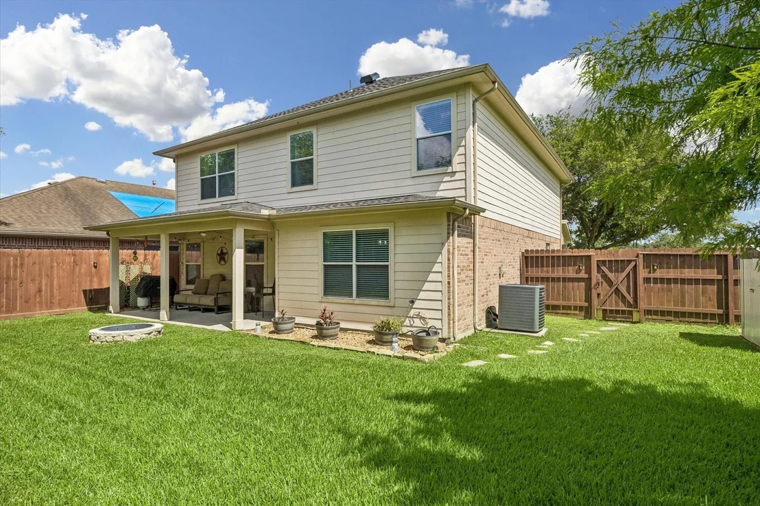 Photo of 1041 Riverwood Drive