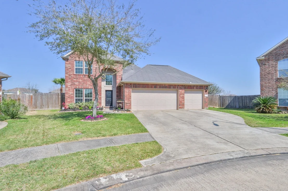 Photo of 802 Brushfield Court