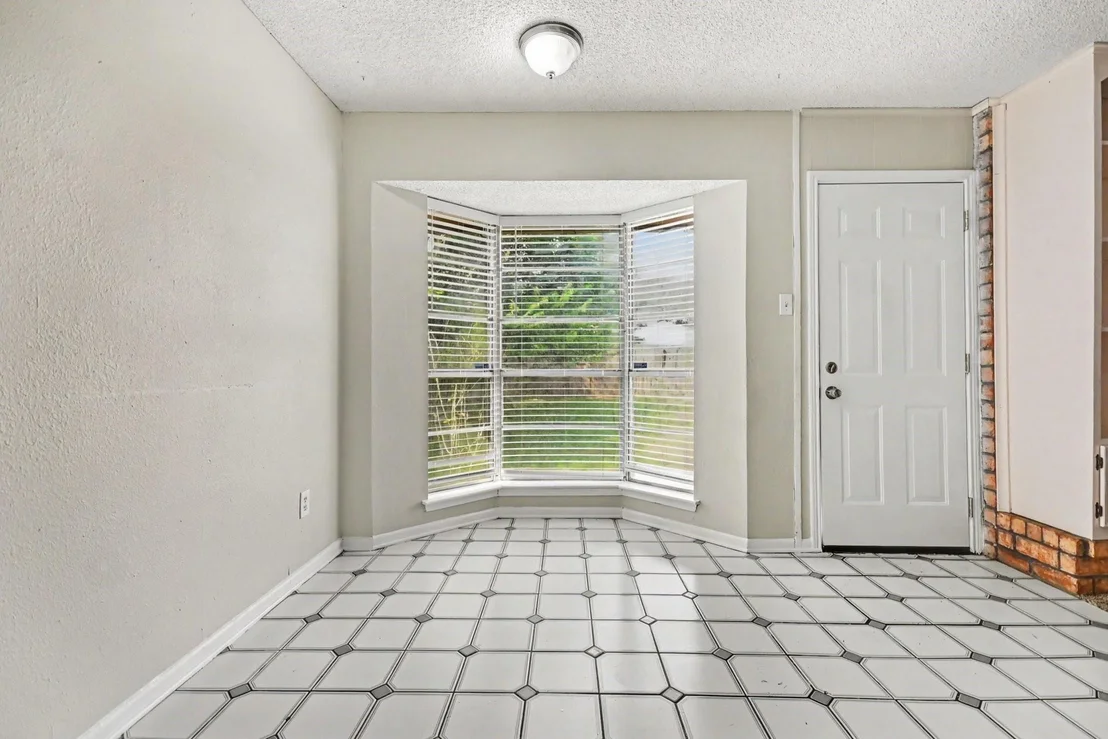 Photo of 807 Voyager Drive