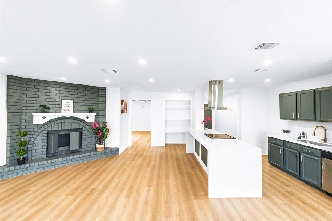 Photo of 318 Willoughby Drive