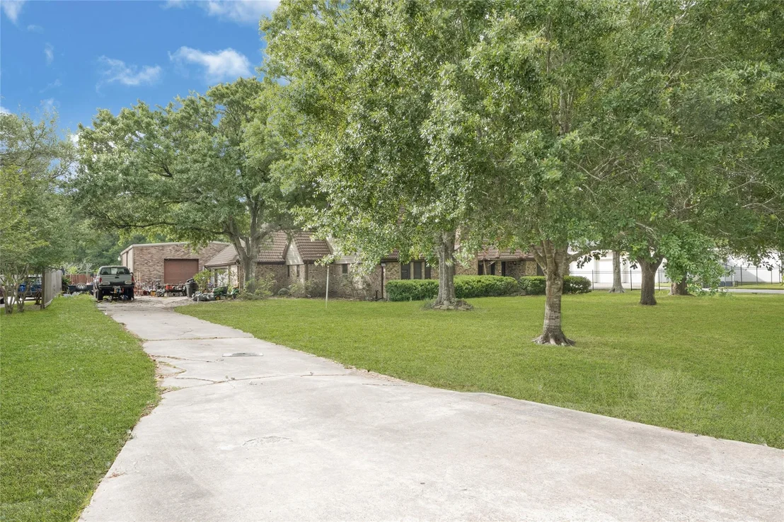 Photo of 505 Oak Drive