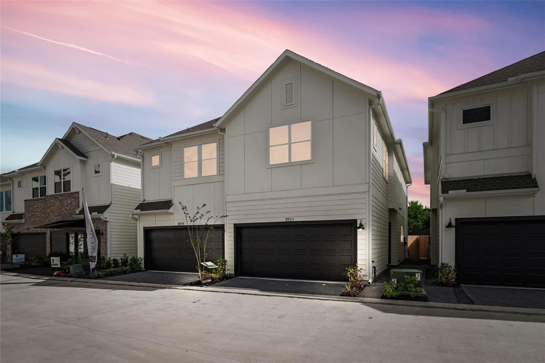 Photo of 3921 Willowbend Point Drive