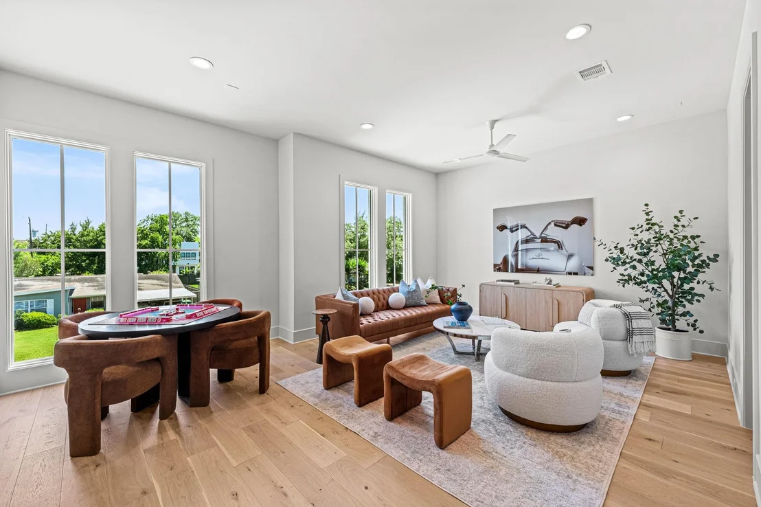 Photo of 1414 Chamboard Lane