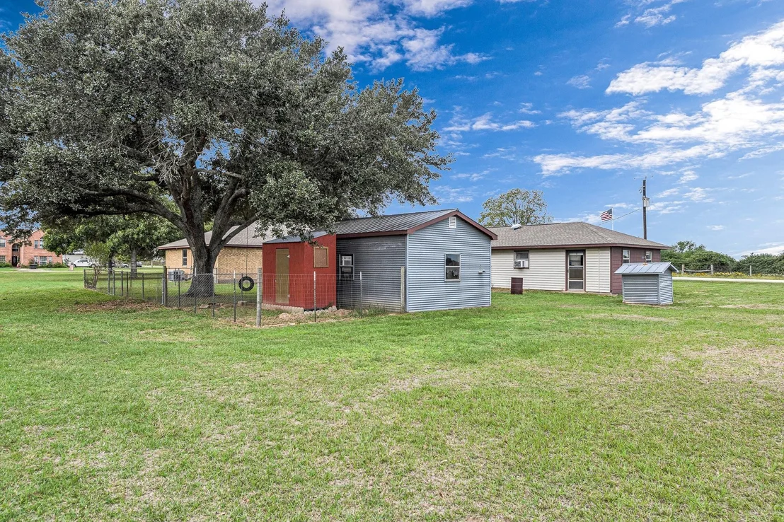 Photo of 1181 Schmidt Road