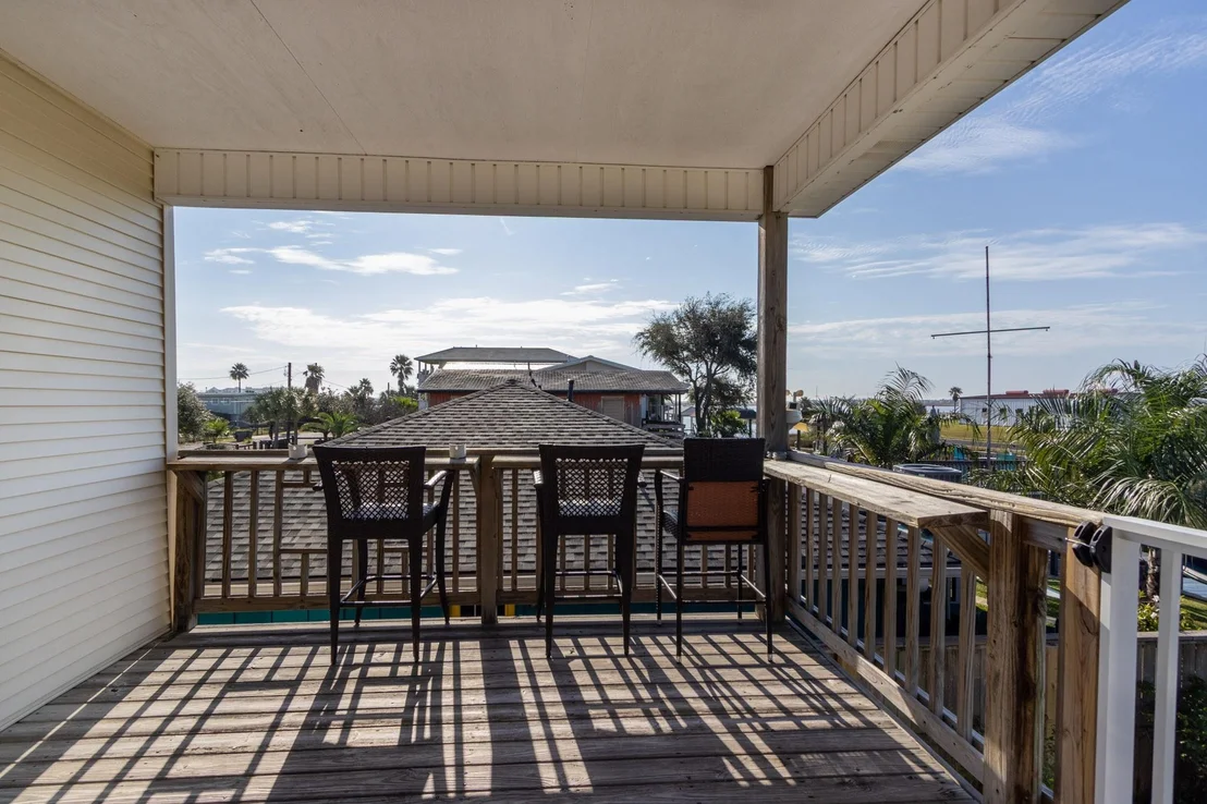 Photo of 1003 Commodore Drive