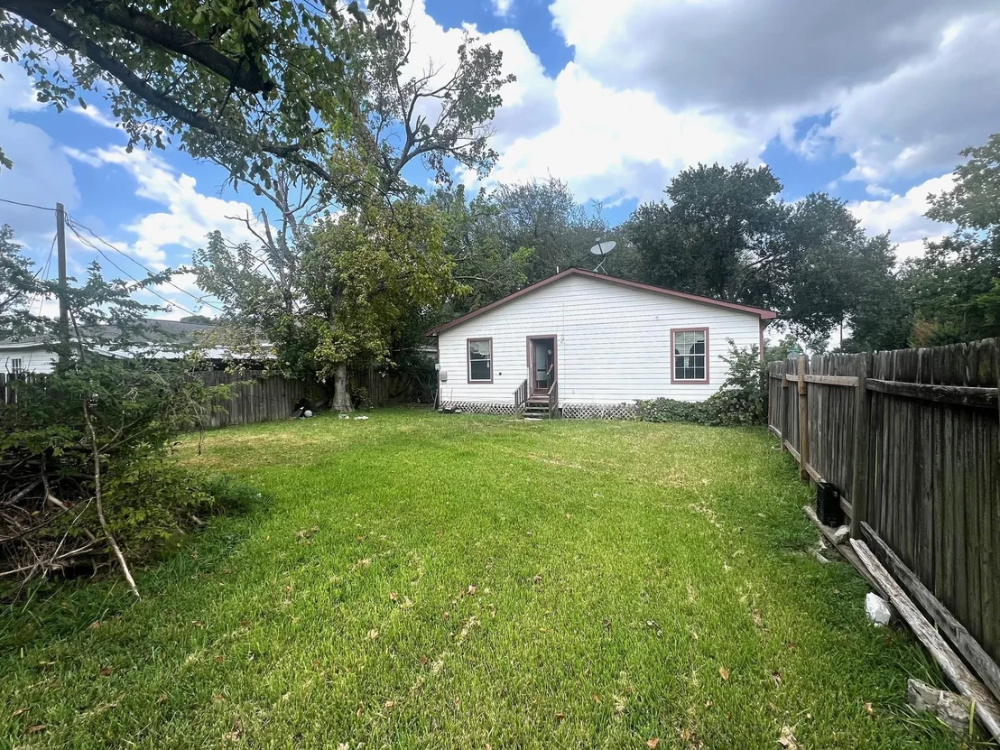 Photo of 10101 Bamboo Road