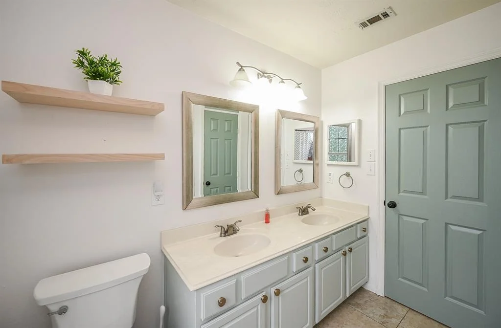 Photo of 1426 Roundleaf Court