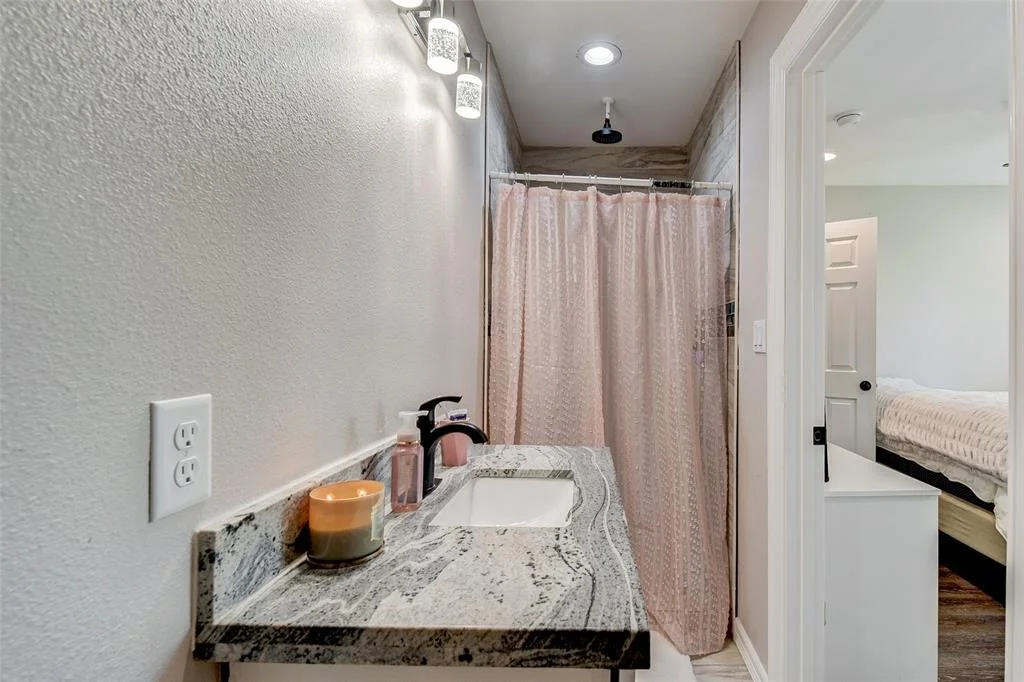 Photo of 260 Munson Road