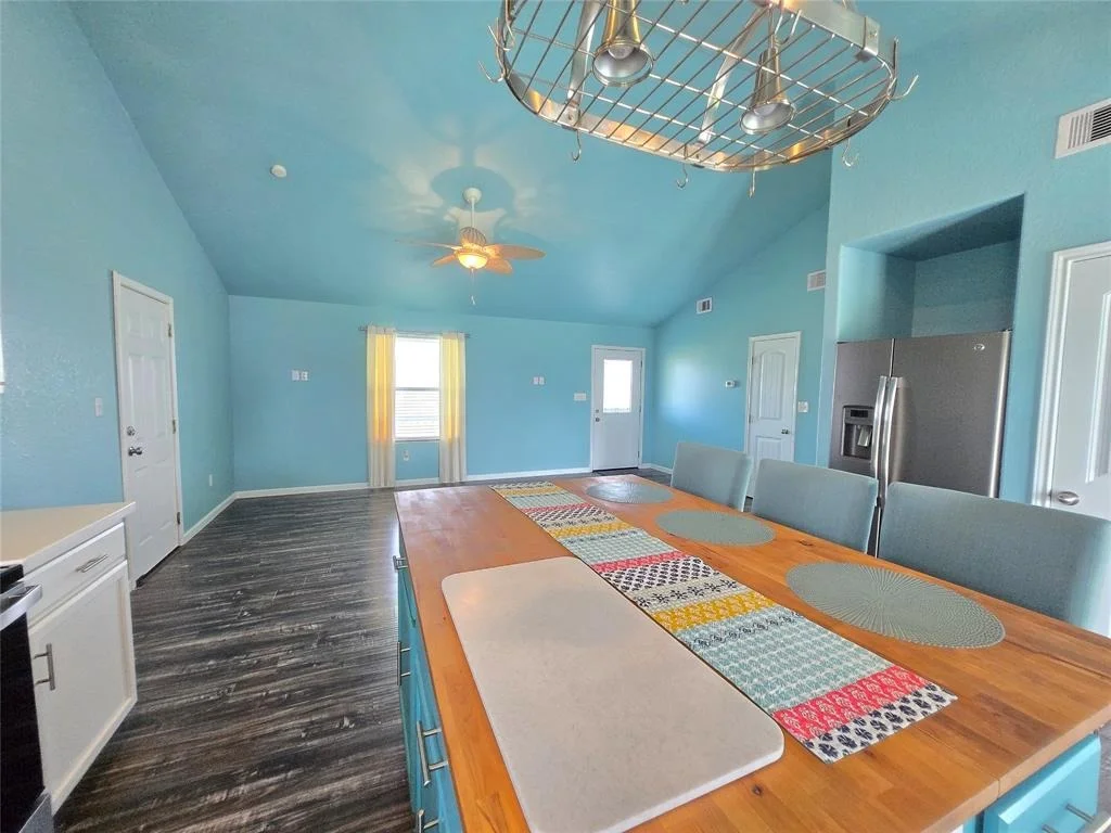 Photo of 657 Bayview Drive