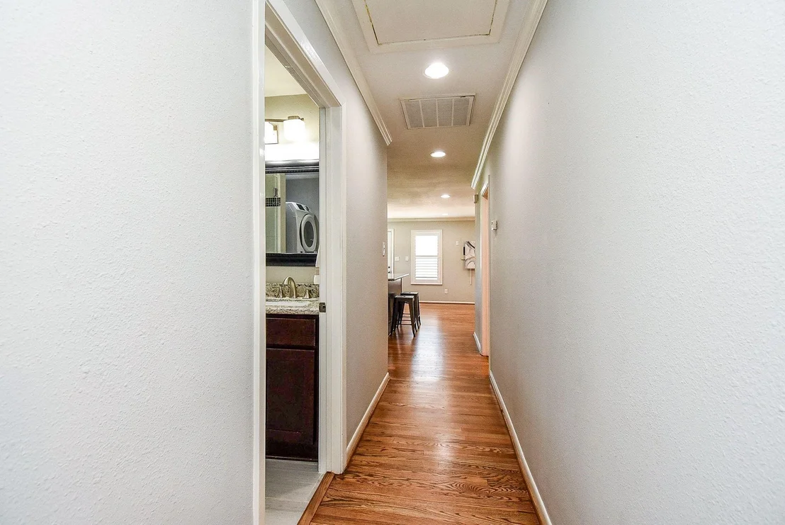 Photo of 1631 Chantilly Lane