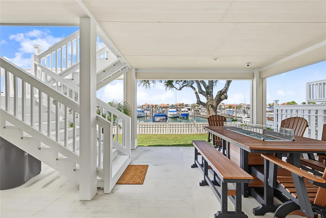 Photo of 2172 Marina Way