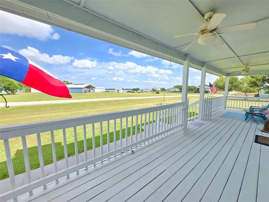 Photo of 657 Bayview Drive