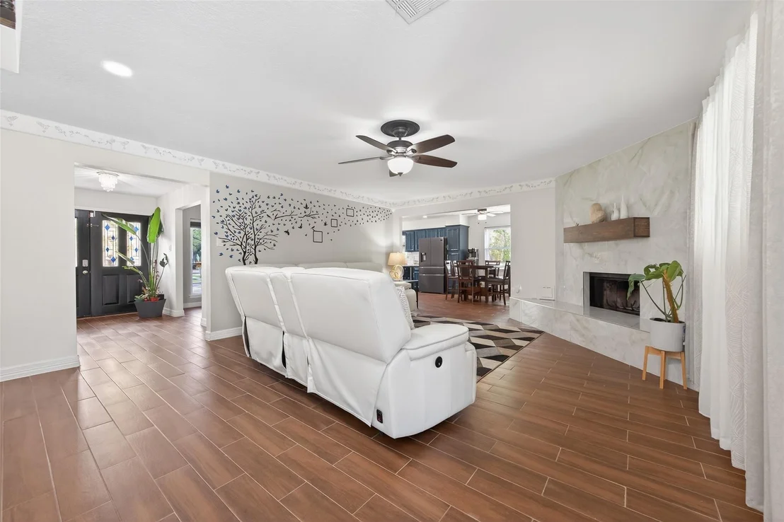 Photo of 5722 Arncliffe Drive