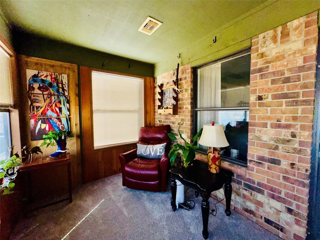 Photo of 201 Westwood Drive E